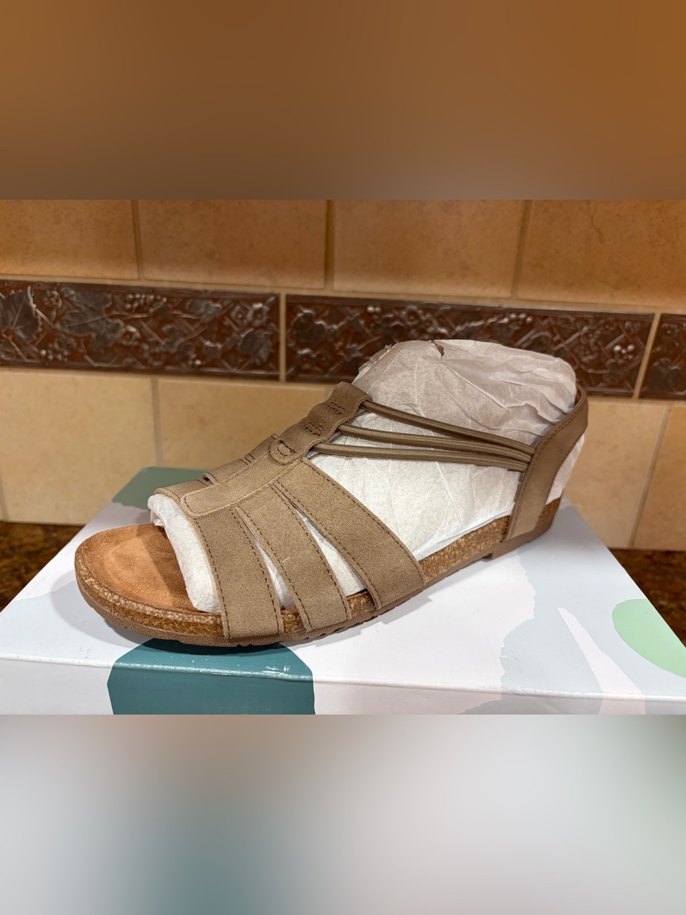 Earth Origins Women's Strappy Cork sole Sandal 8W New